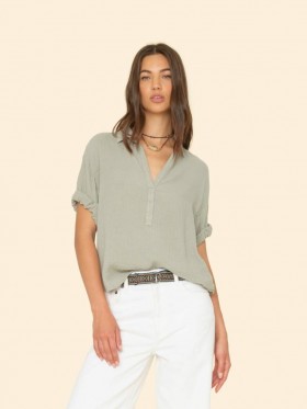 Blusas femininas | Blusa Cruz cinza-água da Xirena