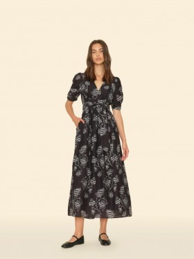  Rochii de damă | Rochie Xirena neagră cu pompon Brinley